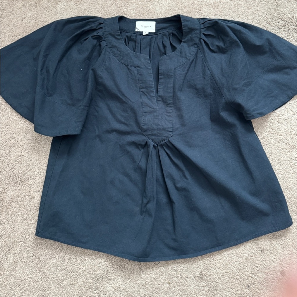 POMANDER place Tuckernuck Navy Finley Flutter Sleeve Top Large
